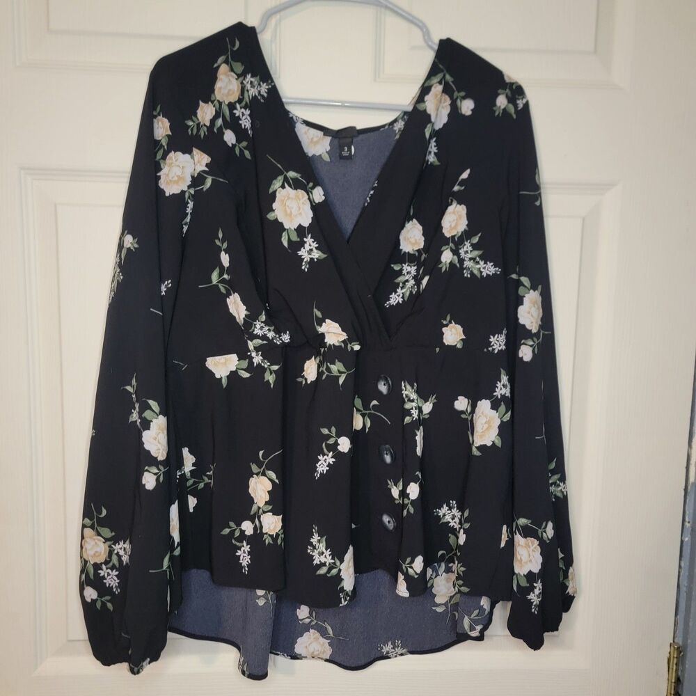 Torrid Black Floral Bell Sleeve V Neck Blouse Top Womens Plus Size 2